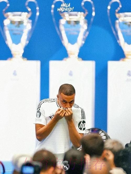 姆巴佩亮相新伯纳乌 今夏是弗洛伦蒂诺圆梦之夏